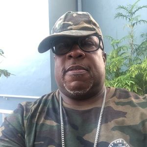 Meet your Posher, Kenneth